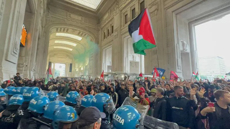 Il confine tra protesta e violenza: quando la piazza diventa anche un attacco allo Stato