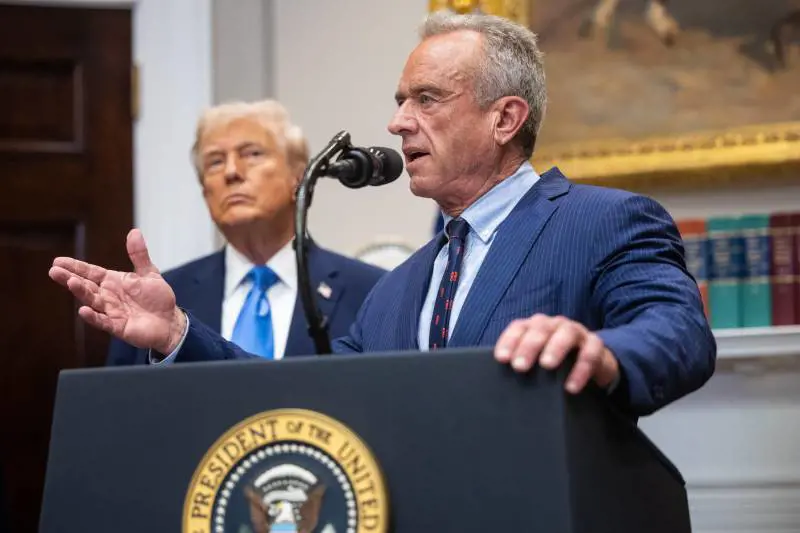 Autismo, annuncio choc di Trump. "È causato dal paracetamolo"
