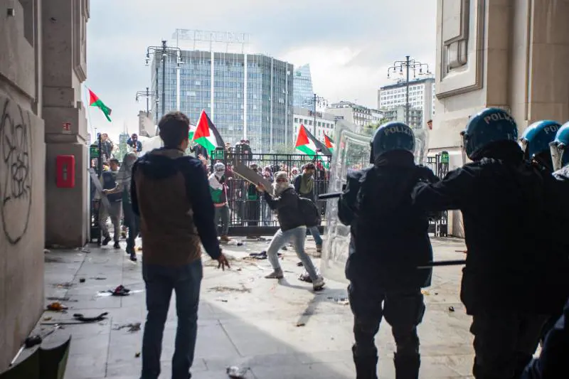 I volti noti di anarchici e centri sociali. Gaza? Alibi per la guerriglia