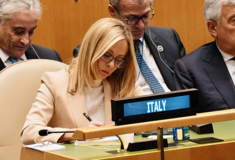Palestina, la mossa della Meloni che mette all'angolo la sinistra