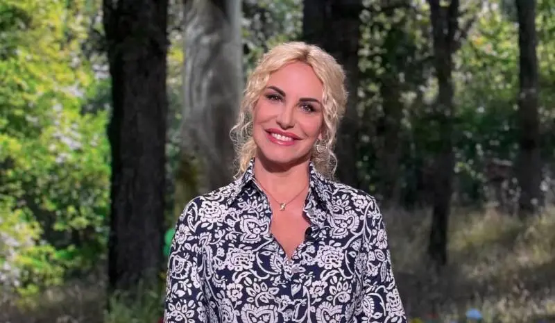 Antonella Clerici spiazza tutti in diretta: "Fatico a respirare". Cosa è successo