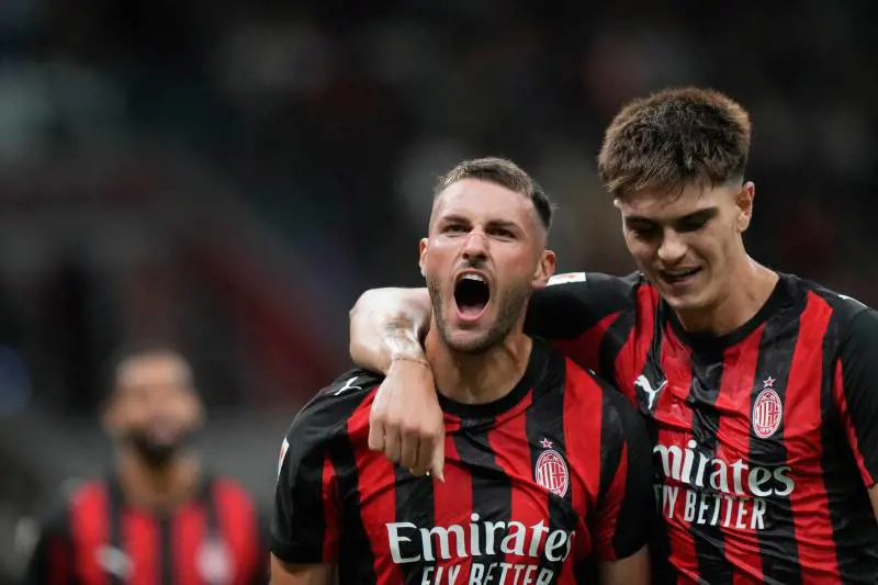 Il Milan è uno show. Risveglia Gimenez e accende Nkunku