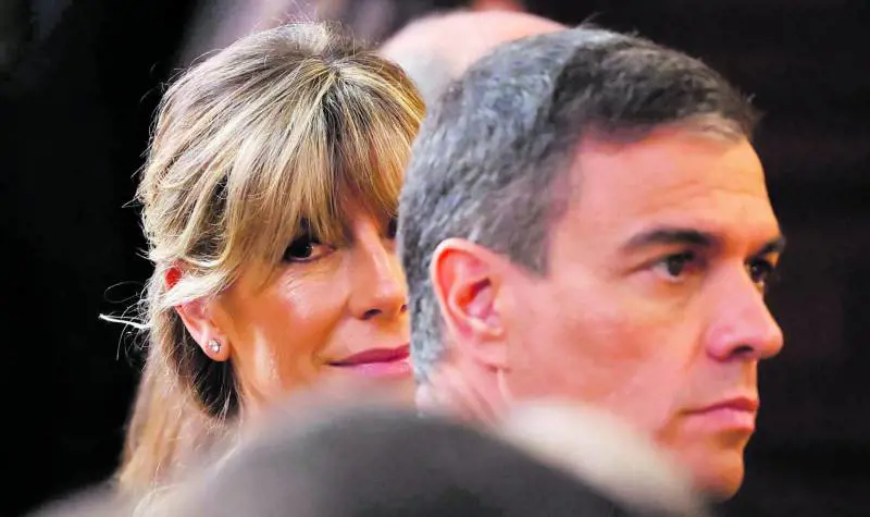 Sánchez, altri guai. "Moglie a giudizio"