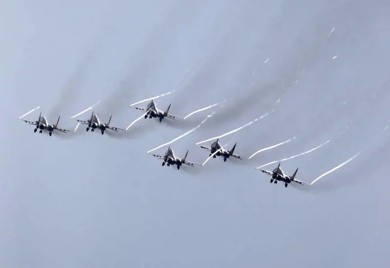 Droni e jet, Mosca provoca. "Se li abbattete è guerra"