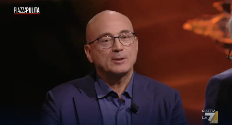 "Parla con parole attribuite a Mussolini". L'ultima accusa contro Meloni