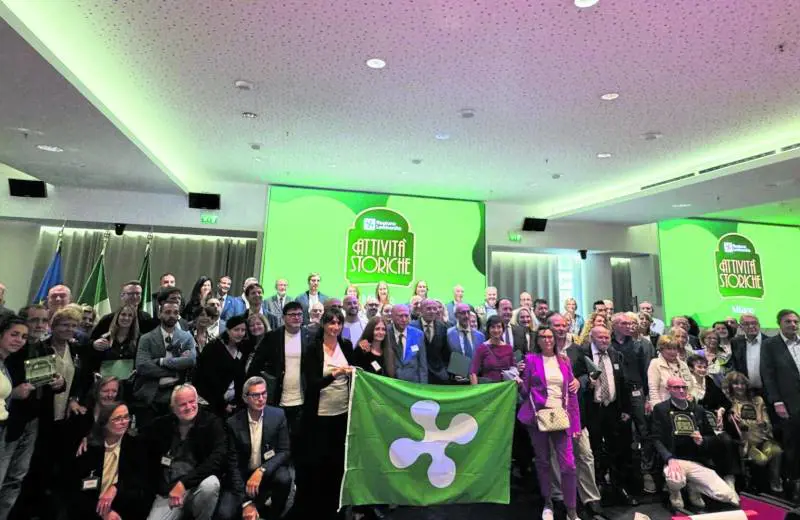 Il premio e i contributi della Regione alle attività storiche con più di 40 anni