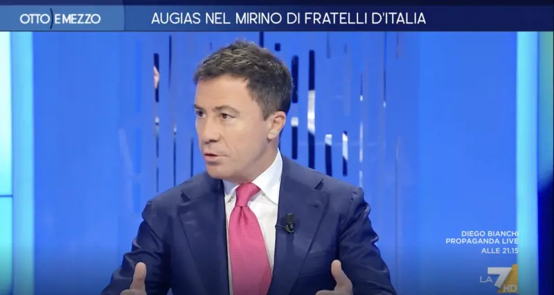 "Dico quello che voglio". Bocchino attacca Augias: scontro di fuoco in diretta