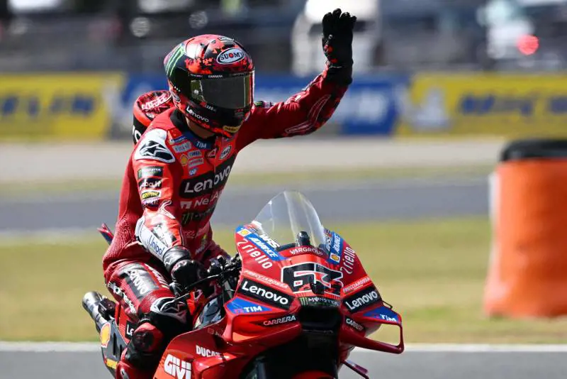 MotoGP, Bagnaia da urlo a Motegi: conquista pole e Sprint Race