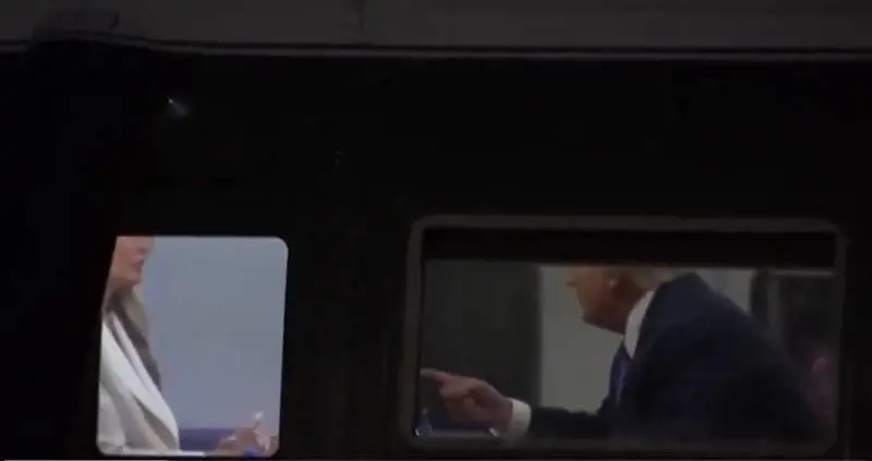 Trump, Melania e quel dito puntato. È giallo sul video: cosa è successo