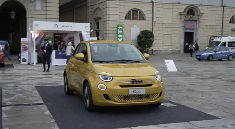 La nuova Fiat 500 Hybrid: elegante, tecnologica e tutta italiana
