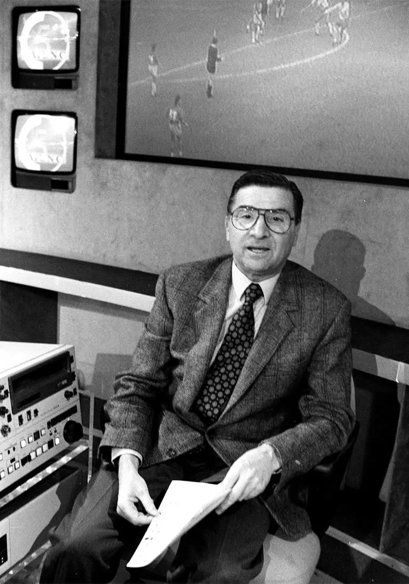 Morto Carlo Sassi, il giornalista che rivoluzionò il calcio in tv con la moviola