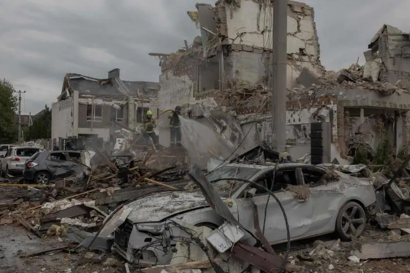 Inferno su Kiev e droni sull'Ue. La Nato rafforza il fronte baltico