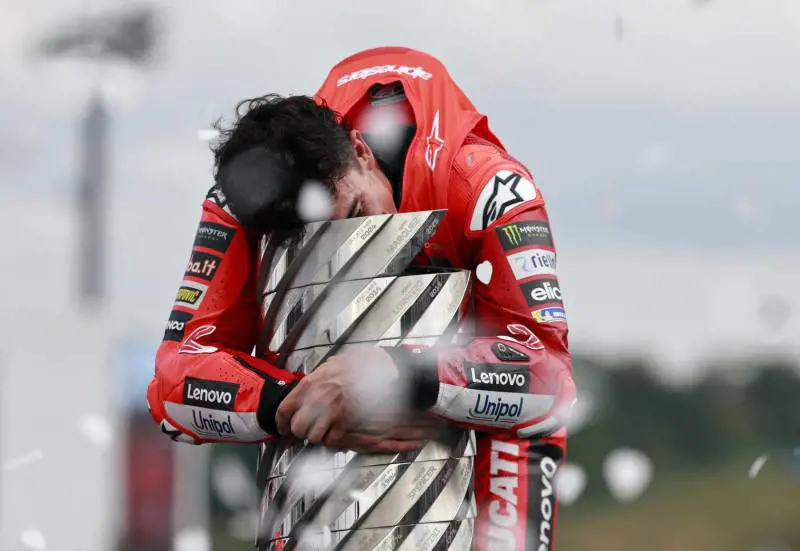 Marquez, lezione a se stesso. Nove mondiali e saggezza