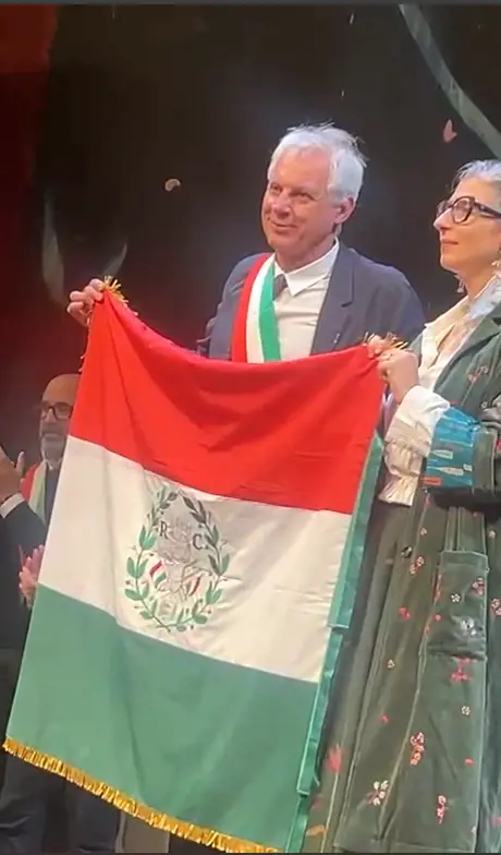 Il sindaco di Reggio Emilia attacca Hamas. Francesca Albanese: "Bisogna capirli"