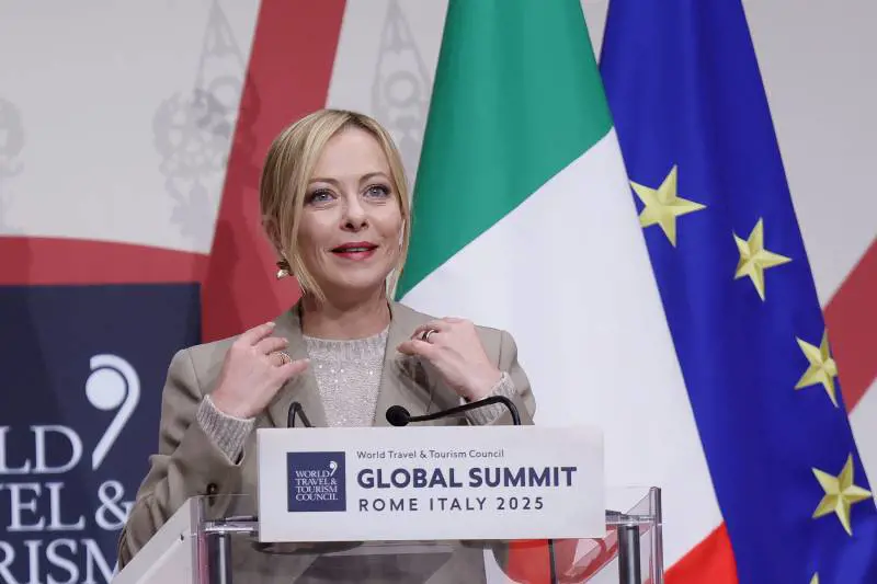 Giorgia Meloni, i dati del turismo record: "Italia primo Paese più visitato"