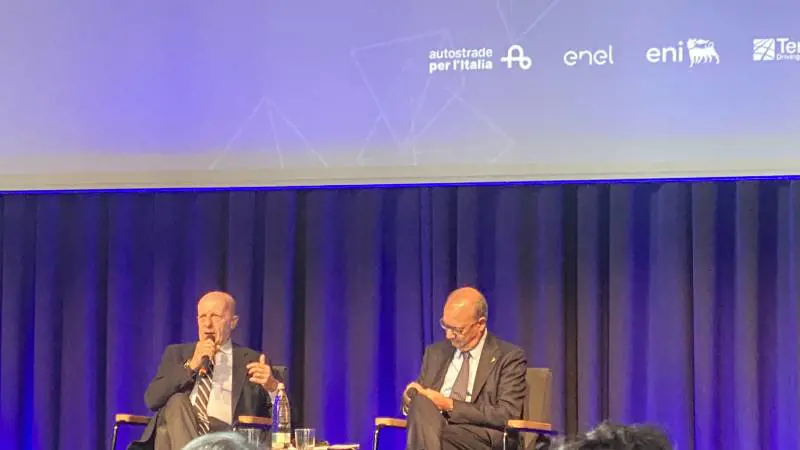 L’intelligenza artificiale a 5 anni, le potenzialità per il futuro: intervista a Valditara
