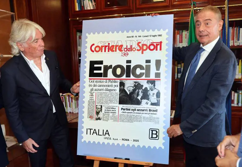 Corriere dello Sport, presentato il francobollo per i 100 anni: "Una grande storia italiana"