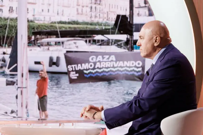 "Marina israeliana entrata in azione". Meloni:"Fermatevi"