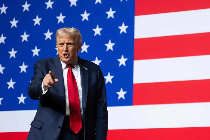 Trump-Hegseth, avviso al mondo. "Pronti alla guerra e all'atomica"
