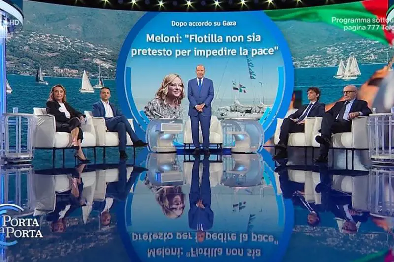 "Non ve ne frega nulla di Gaza". Vespa contro il portavoce della Flotilla