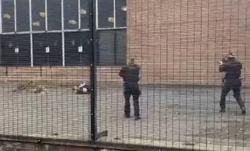 Manchester, attacco con coltello davanti a una sinagoga: due morti. Aggressore ucciso dalla polizia