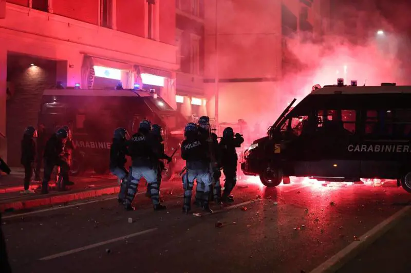 Sfida pro Pal sul corteo di Bologna. In piazza contro il no del Viminale
