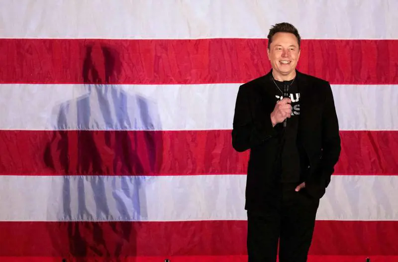 Musk da record: l'uomo più ricco della storia vale 500 miliardi