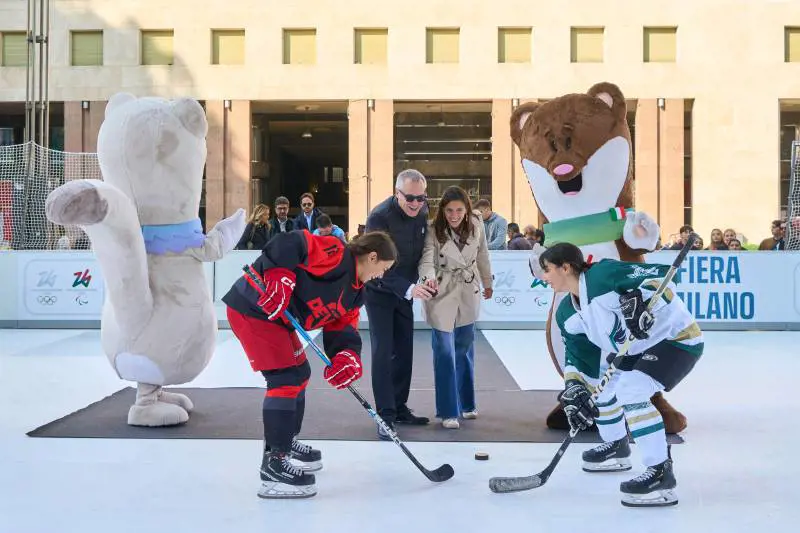 Hockey olimpico in piazza San Babila con Fiera Milano