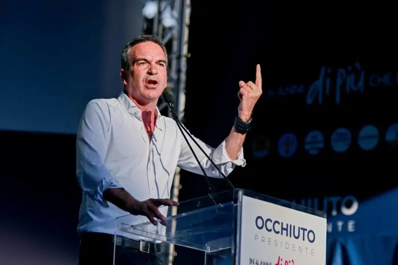 "Nei prossimi 5 anni darò nuovo impulso alla Calabria". Occhiuto chiude la campagna elettorale