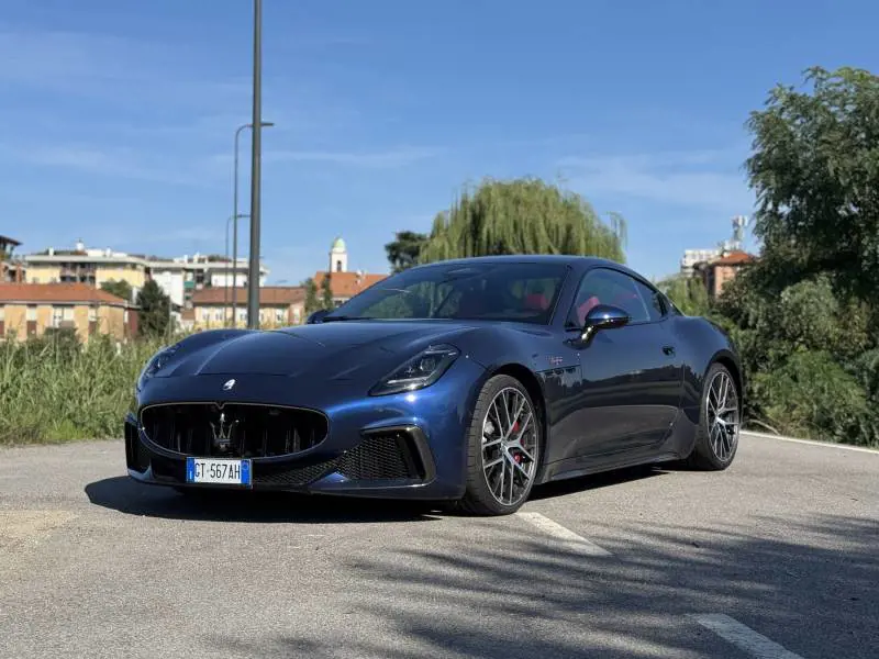 Maserati GranTurismo Trofeo: con 550 CV la bellezza diventa potenza
