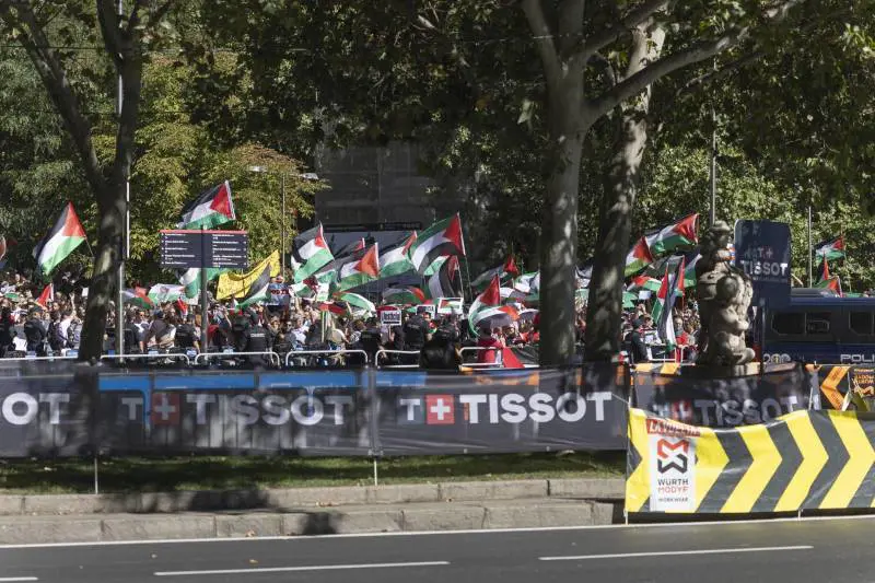 E non c'è pace neanche per lo sport: boicottaggio totale nel ciclismo
