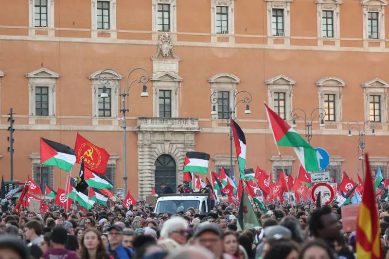 In piazza i numeri non tornano
