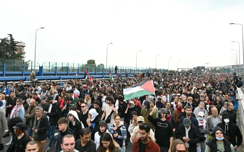 L'ipocrisia del sindacalismo bellico