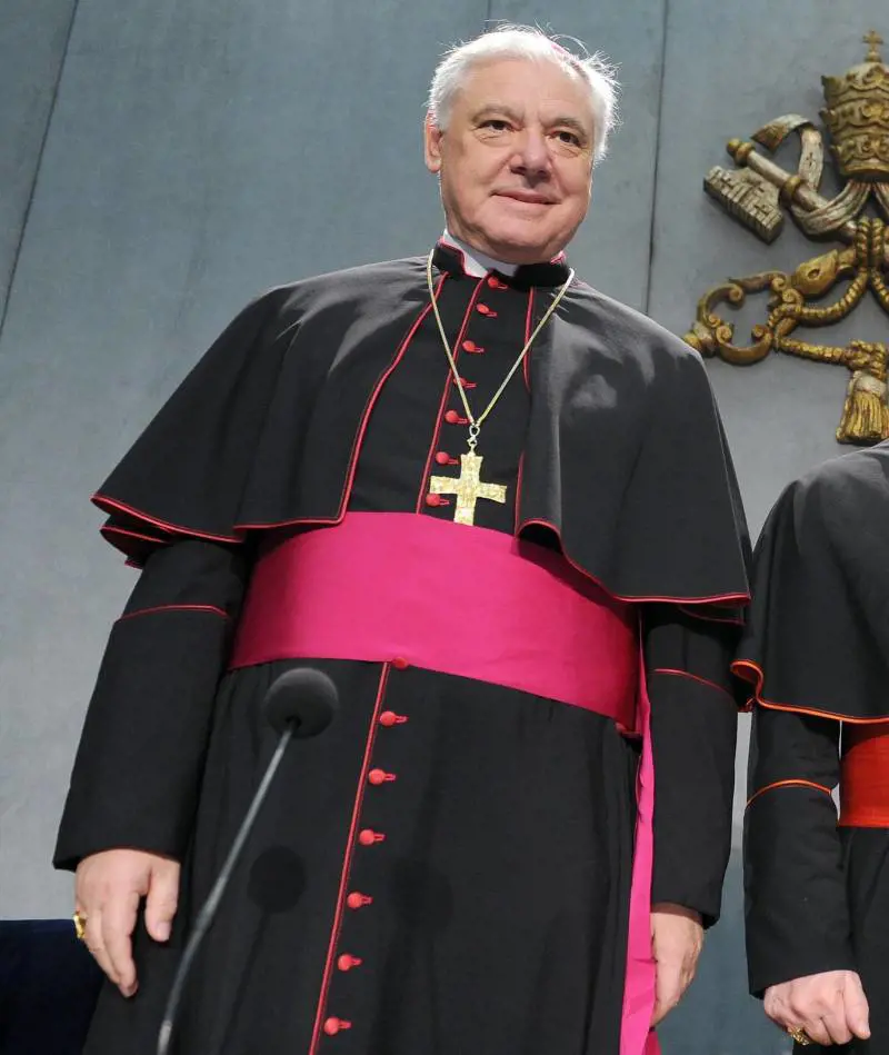 "Il Papa non è una star No al giubileo Lgbtq+"