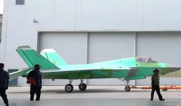 Invisibili e letali: cosa sappiamo dei caccia stealth della Cina
