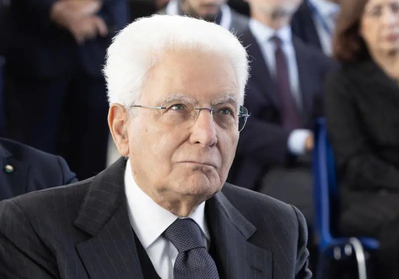 Mattarella condanna Hamas: "Una pagina turpe della storia, la guerra non crei antisemitismo"