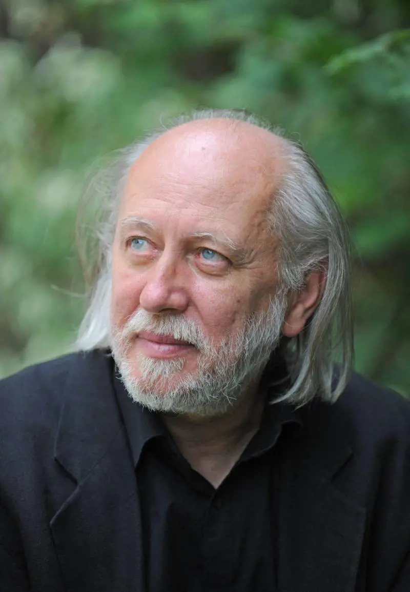 Nobel per la Letteratura all'ungherese Krasznahorkai. "Opera avvincente e visionaria"