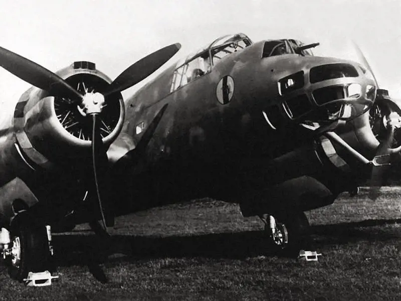 Un brusco calo di potenza. E Bruno Mussolini muore pilotando un aereo militare