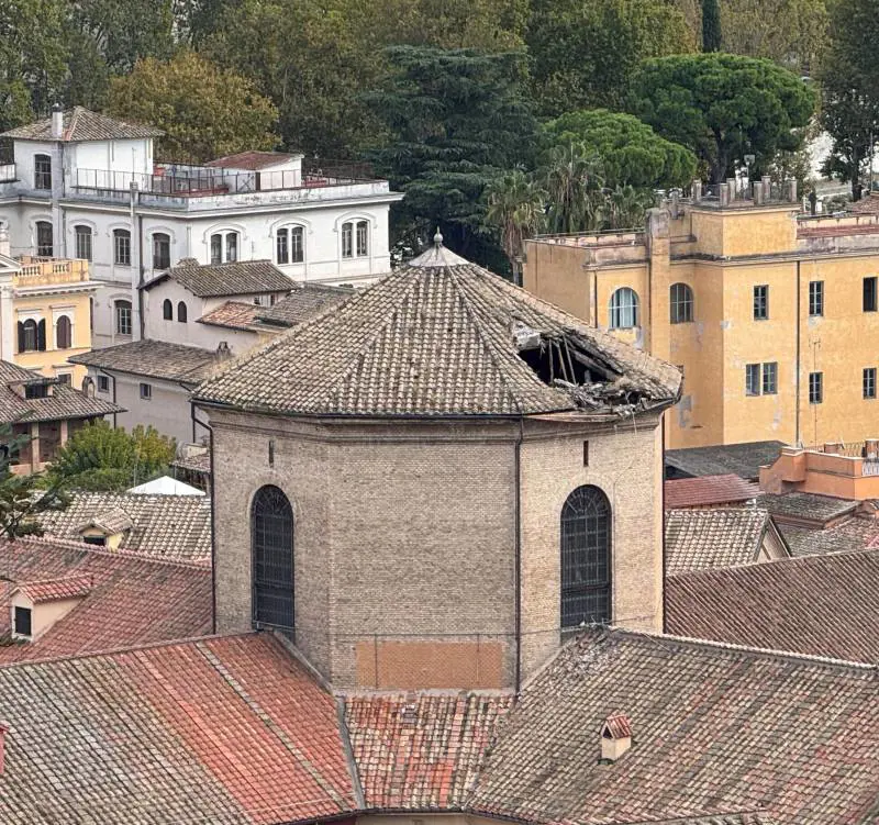 Roma, paura nel carcere di Regina Coeli: crolla il tetto