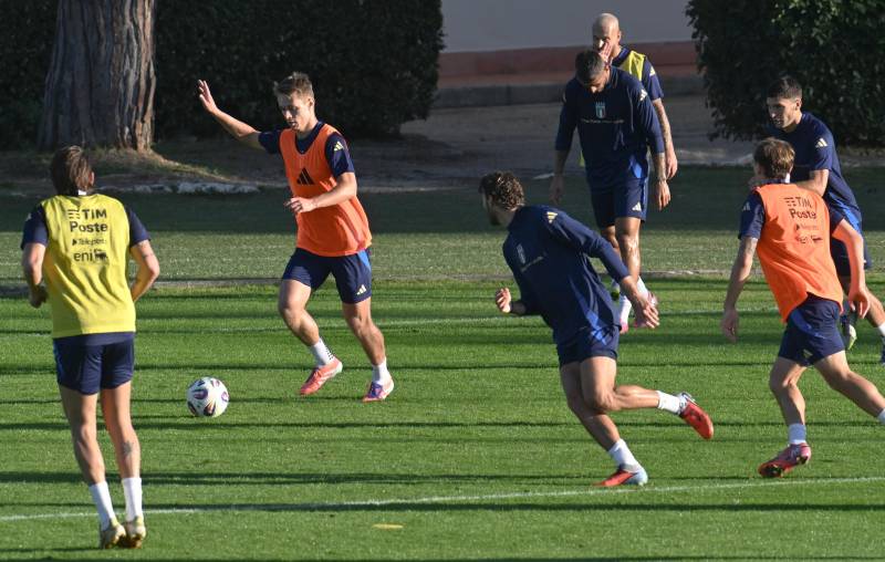 Nicolussi Caviglia Allenamento Coverciano
