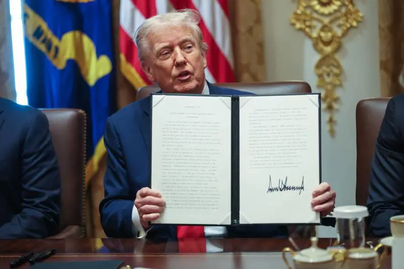 Lo scatto per il Nobel: anche la stampa liberal adesso spinge Donald. "Un diritto legittimo"