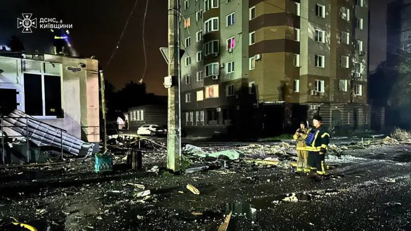 Mosca spegne la luce a Kiev, ancora raid contro l'energia. E Putin minaccia l'Europa