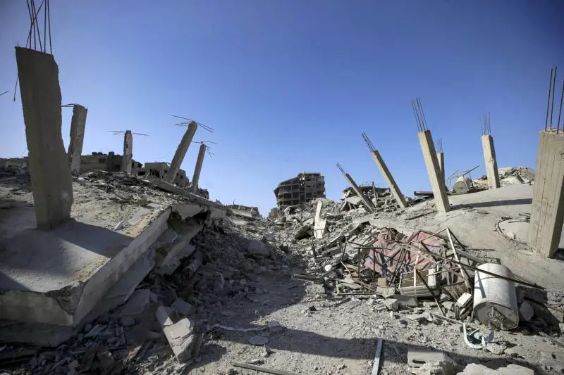 Gaza City, tra rovine e dispersi. E nella Striscia tornano gli aiuti