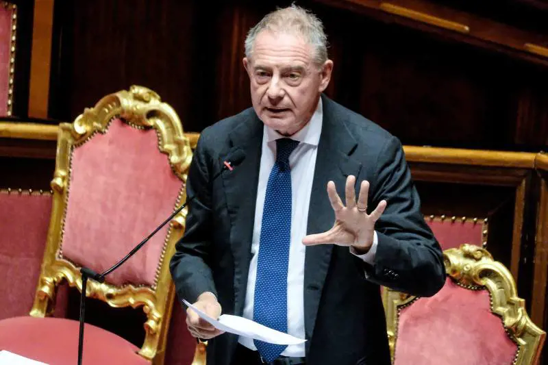 Urso vara il tavolo anti-caporalato