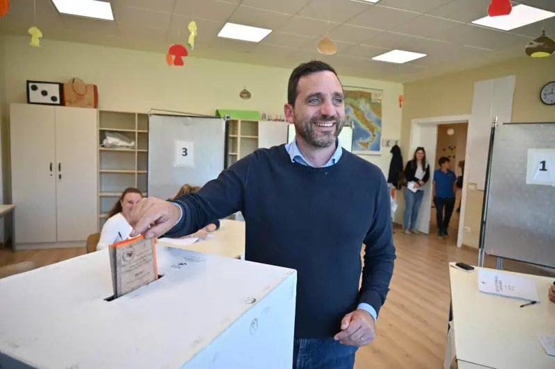 Affluenza ai minimi. Il centrodestra sogna la "remuntada"