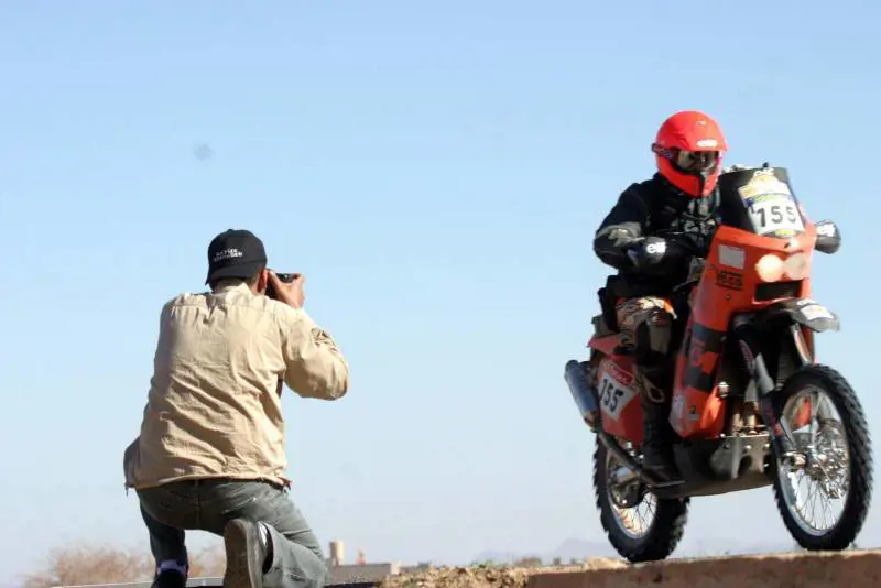 Le "Desert Queens" della Dakar a Eicma con 40 moto (pure quella di Thierry Sabine)