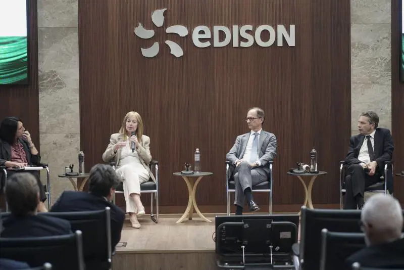 Il mercato libero di energia e gas piace a famiglie e giovani: i risultati del quinto rapporto di Edison-Censis