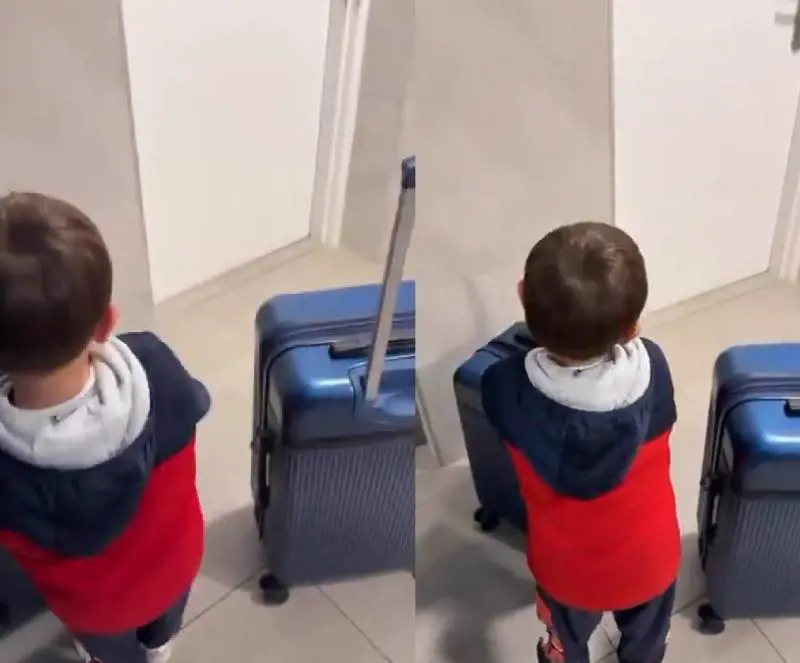 "Papà ha bisogno di me". E il figlio dell'ostaggio di Hamas gli prepara la valigia