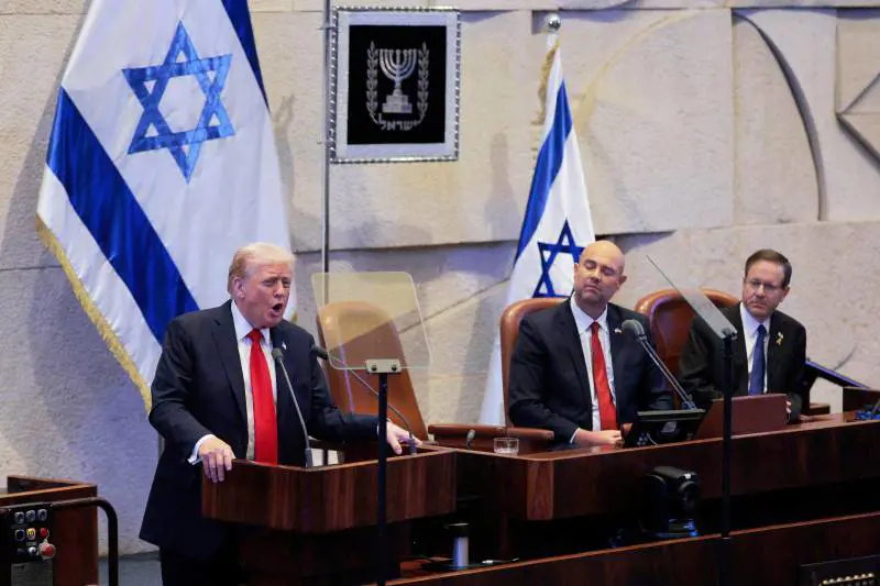 "Nasce una nuova era per il Medioriente. Vittoria con le armi, ora è tempo di pace. Grazia per Netanyahu. Israele vivrà sempre"