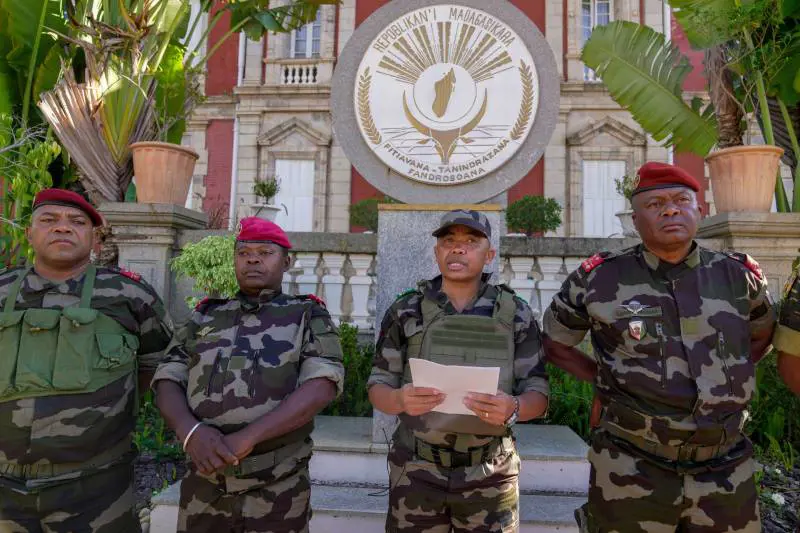 Il presidente in fuga, la rivolta della Gen Z e il ruolo di Macron: così è scattato il golpe in Madagascar